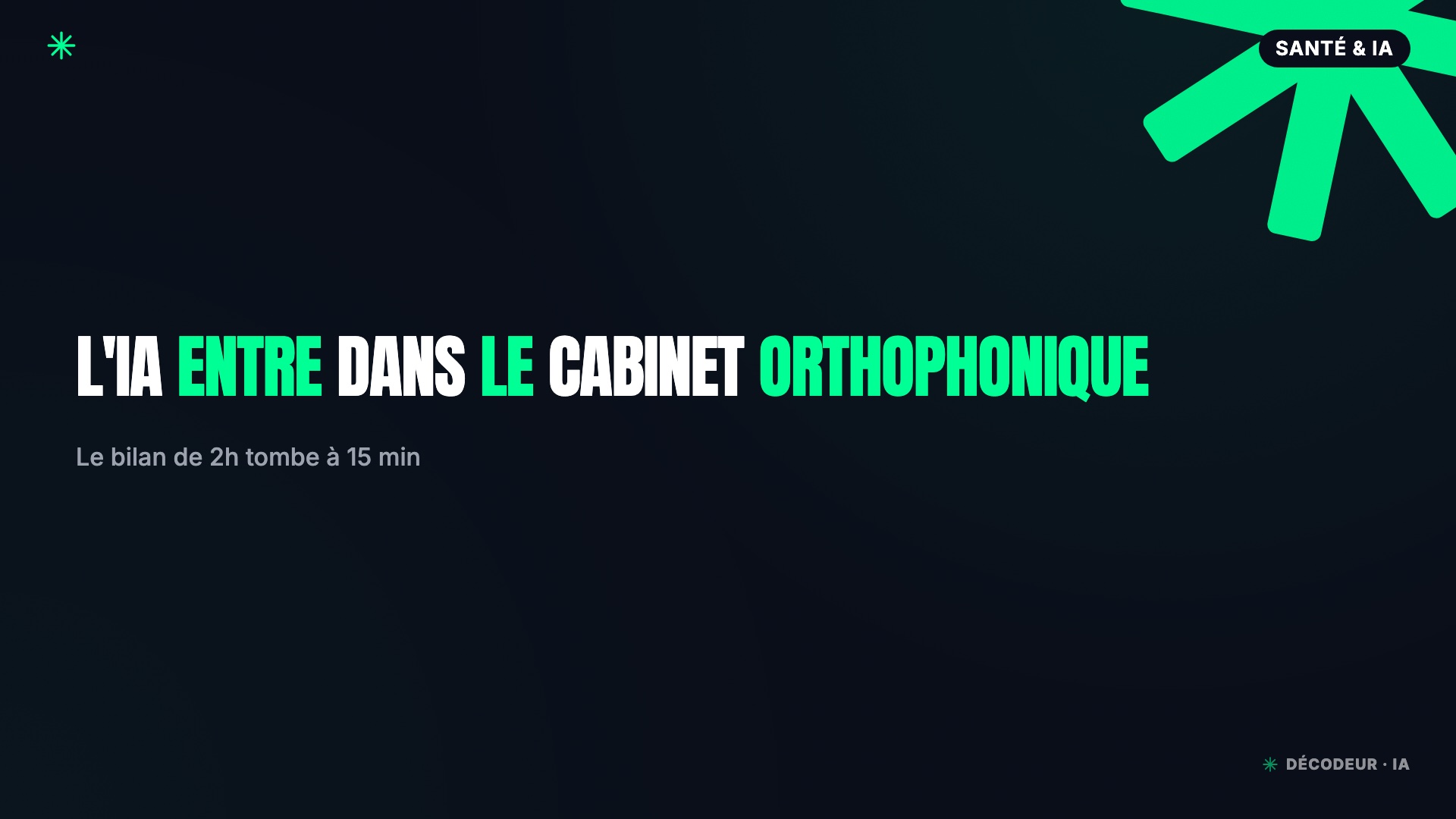 Orthophoniste libérale rédigeant un compte-rendu de bilan assistée par une IA sur ordinateur portable